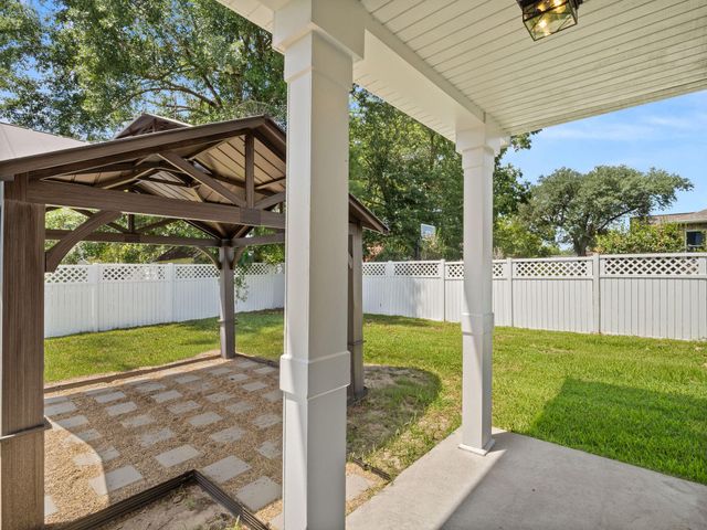 107 EAST NORTH STREET, Leesville, LA 71446