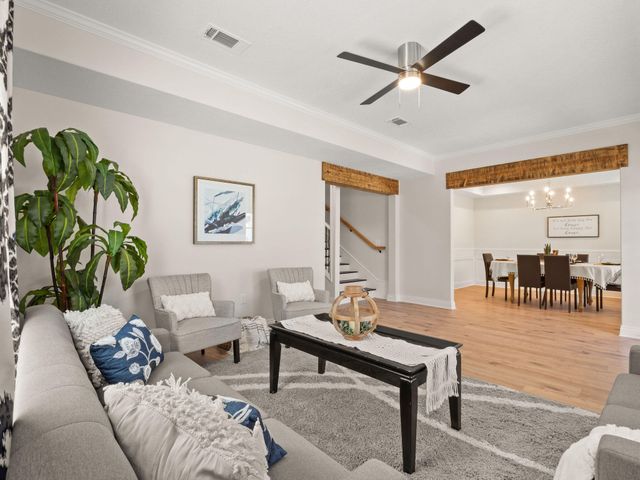 107 EAST NORTH STREET, Leesville, LA 71446