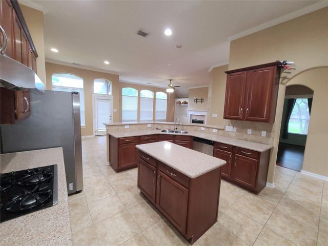 7015 Pinefern Lane, Spring, TX 77379