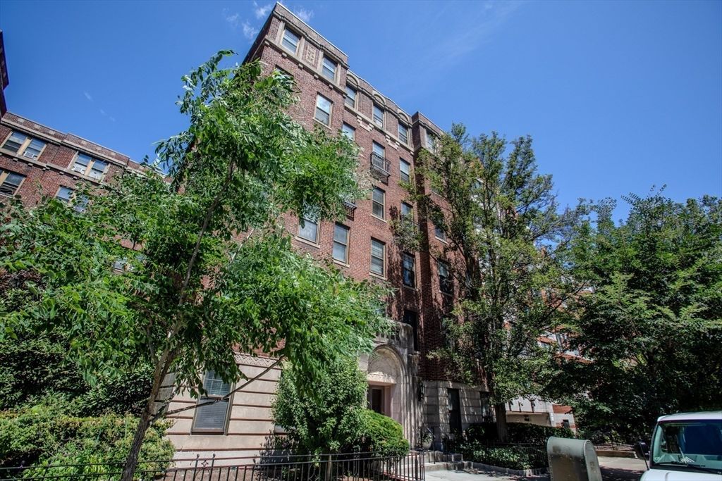 1945 Commonwealth Ave. 65, Boston, MA 02135