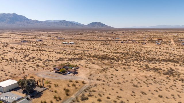 48236 N 519TH Avenue, Aguila, AZ 85320