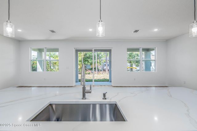 3274 Foresman SE, Palm Bay, FL 32909