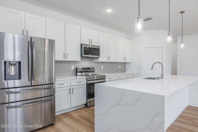 3274 Foresman SE, Palm Bay, FL 32909