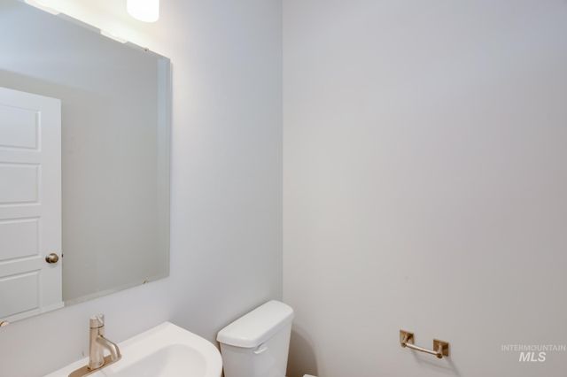4953 S Amorita Ave, Meridian, ID 83642