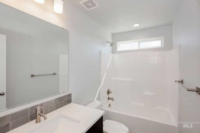 4953 S Amorita Ave, Meridian, ID 83642