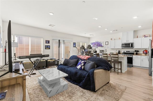 9998 Ullom Drive, Las Vegas, NV 89141