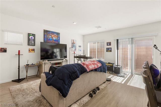 9998 Ullom Drive, Las Vegas, NV 89141