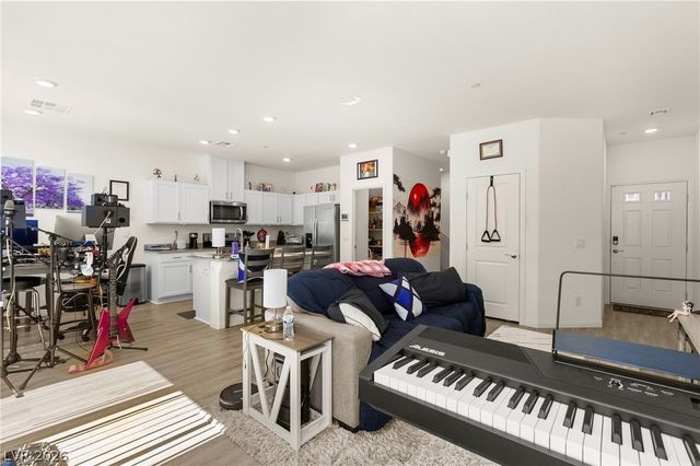 9998 Ullom Drive, Las Vegas, NV 89141