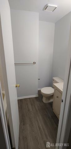 161 Penn Court, Old Bridge, NJ 07747