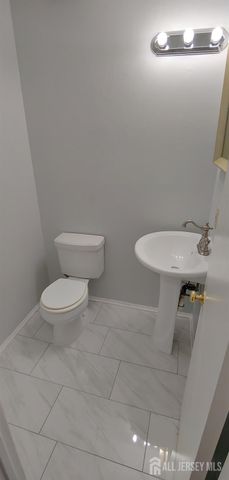 161 Penn Court, Old Bridge, NJ 07747