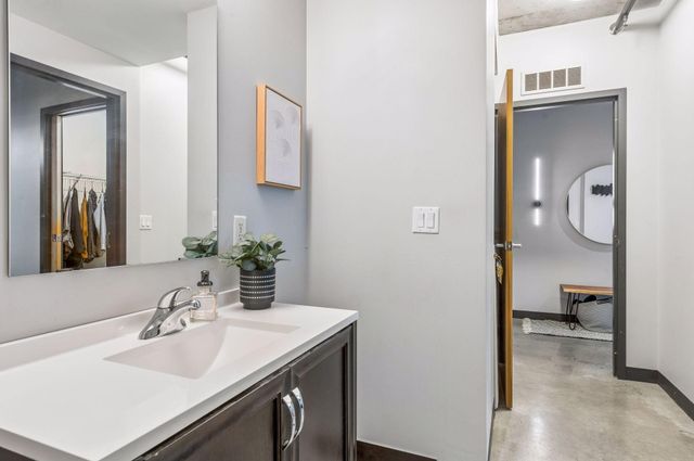 730 4th Street 206, Minneapolis, MN 55401
