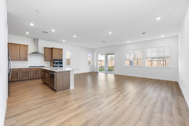 200 Star Dream Ct, Roseville, CA 95747