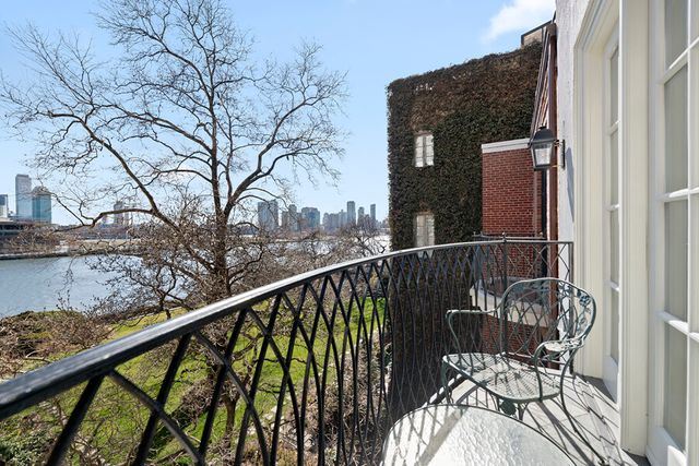 15 SUTTON Place, New York City, NY 10022