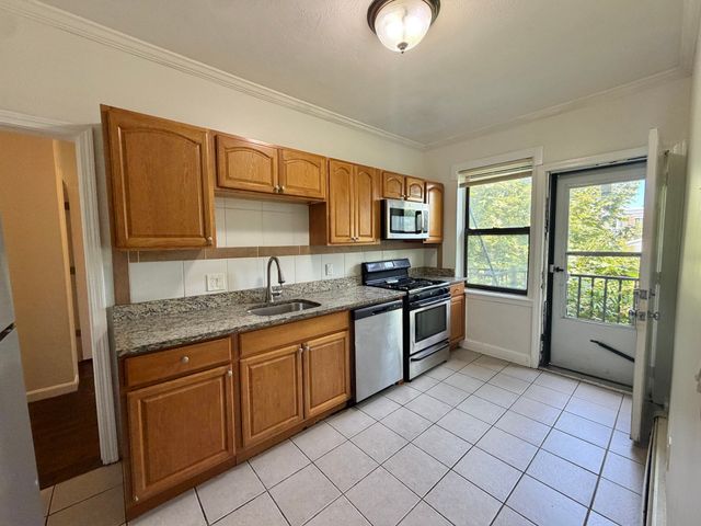 435 Walnut Ave 9, Boston, MA 02130