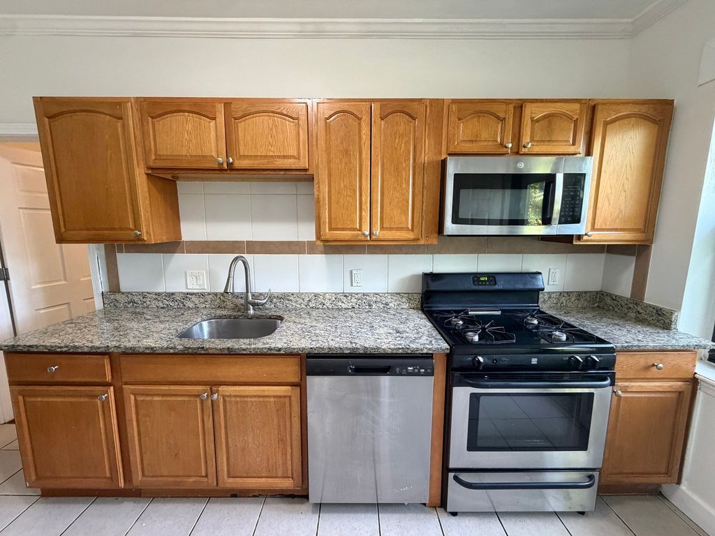 435 Walnut Ave 9, Boston, MA 02130