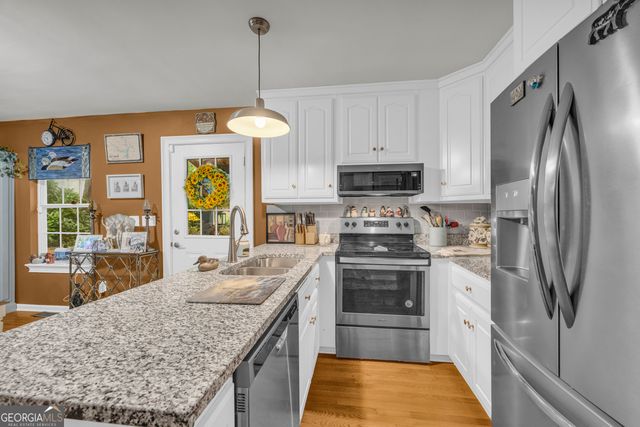 26 Chief Lane, Hartwell, GA 30643