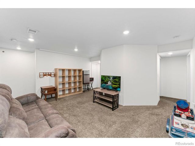 10473 Sunburst Avenue, Longmont, CO 80504