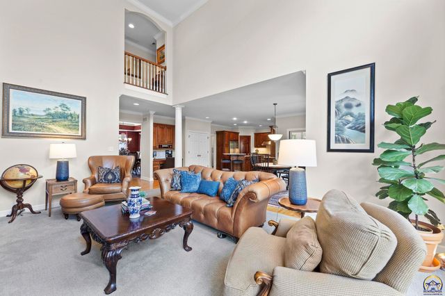 3916 SW Clarion PL, Topeka, KS 66610