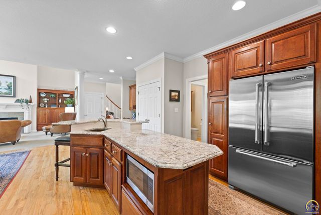 3916 SW Clarion PL, Topeka, KS 66610
