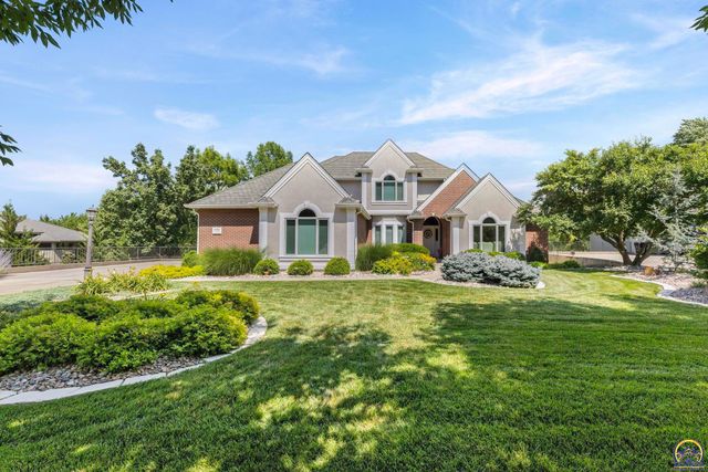 3916 SW Clarion PL, Topeka, KS 66610
