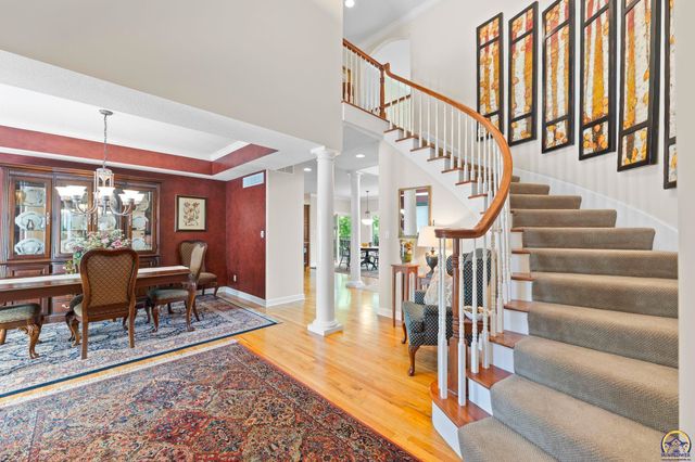 3916 SW Clarion PL, Topeka, KS 66610
