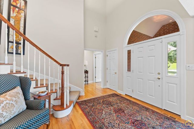 3916 SW Clarion PL, Topeka, KS 66610