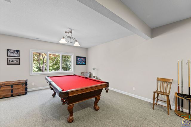 3916 SW Clarion PL, Topeka, KS 66610