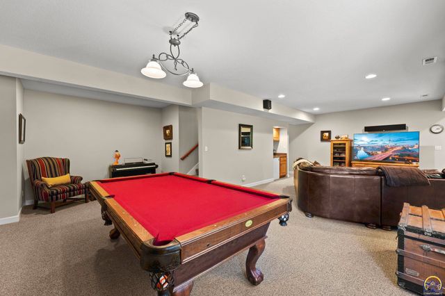 3916 SW Clarion PL, Topeka, KS 66610