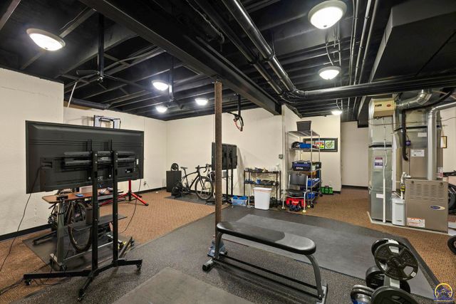 3916 SW Clarion PL, Topeka, KS 66610