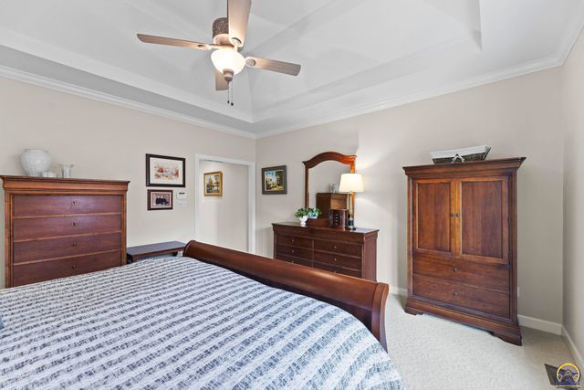 3916 SW Clarion PL, Topeka, KS 66610