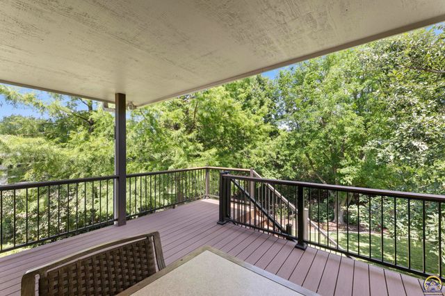 3916 SW Clarion PL, Topeka, KS 66610