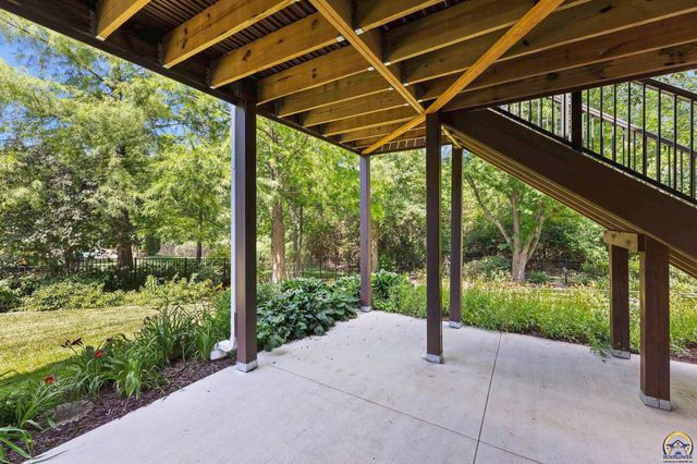 3916 SW Clarion PL, Topeka, KS 66610