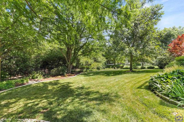 3916 SW Clarion PL, Topeka, KS 66610