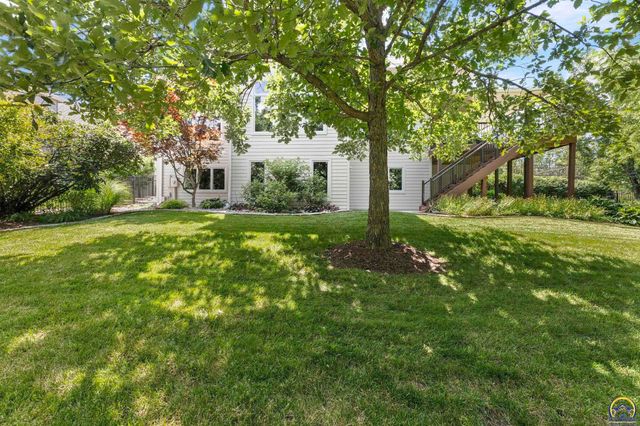 3916 SW Clarion PL, Topeka, KS 66610