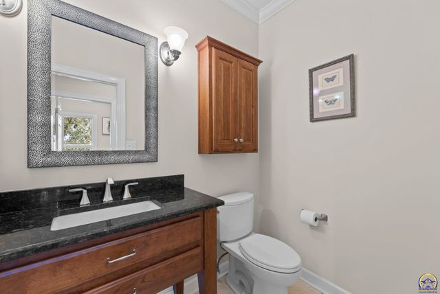 3916 SW Clarion PL, Topeka, KS 66610
