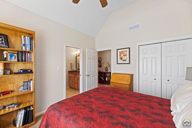 3916 SW Clarion PL, Topeka, KS 66610