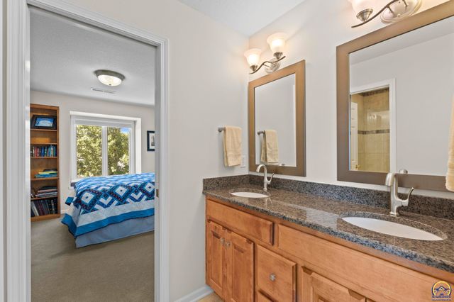 3916 SW Clarion PL, Topeka, KS 66610