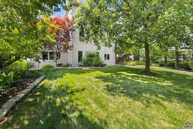 3916 SW Clarion PL, Topeka, KS 66610