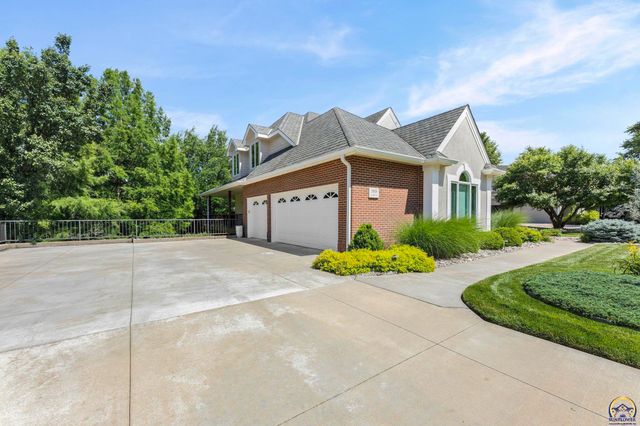 3916 SW Clarion PL, Topeka, KS 66610