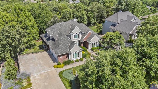 3916 SW Clarion PL, Topeka, KS 66610