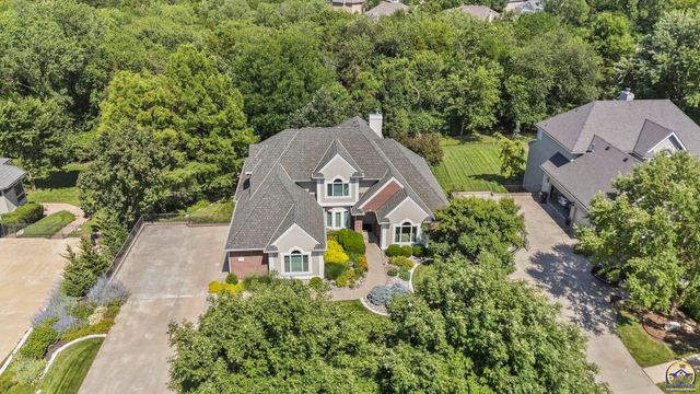 3916 SW Clarion PL, Topeka, KS 66610
