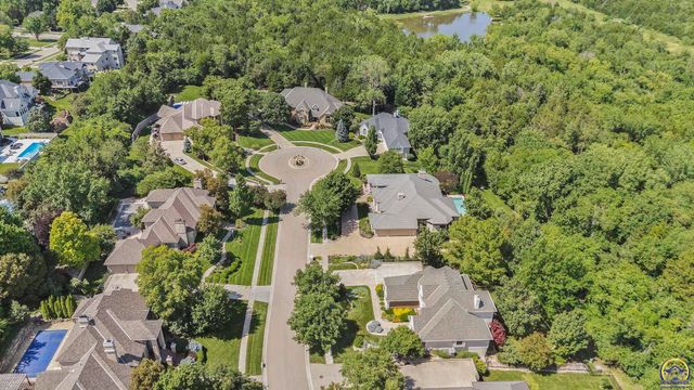 3916 SW Clarion PL, Topeka, KS 66610