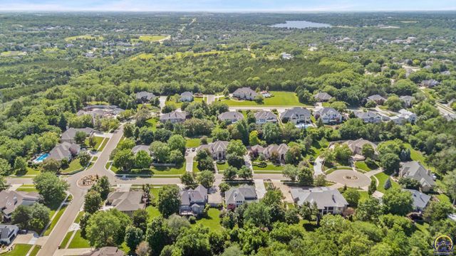 3916 SW Clarion PL, Topeka, KS 66610