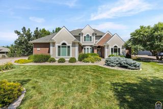 3916 SW Clarion PL, Topeka, KS 66610