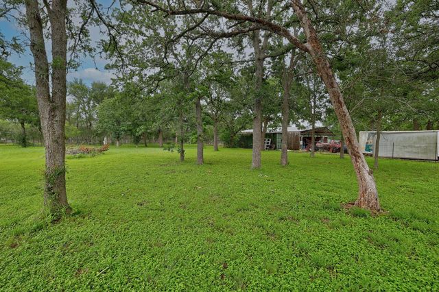 288 The Forest RD, Dale, TX 78616