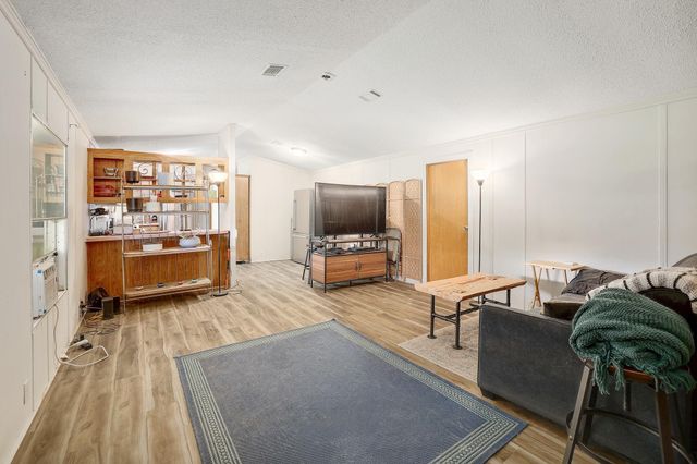 288 The Forest RD, Dale, TX 78616