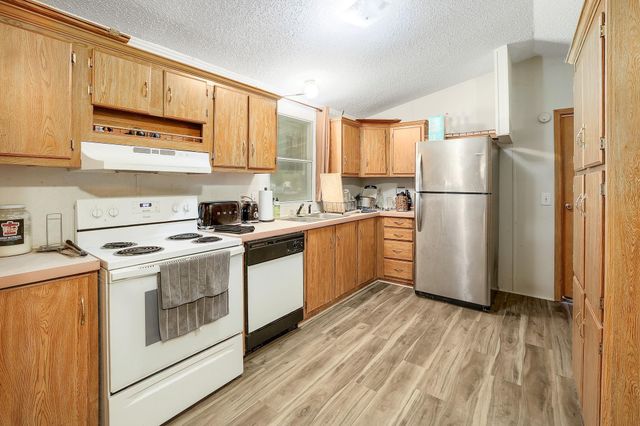 288 The Forest RD, Dale, TX 78616