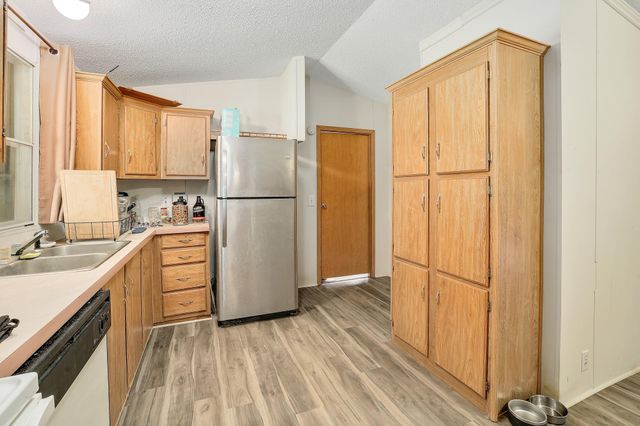 288 The Forest RD, Dale, TX 78616