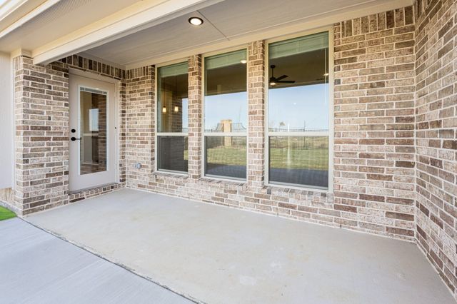 1143 Dove Haven Drive, Justin, TX 76247