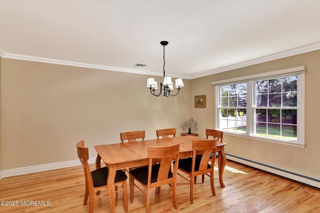 16 Locksley Lane, Manalapan, NJ 07726